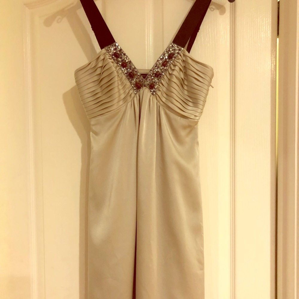 BCBG Paris 0 XS gorgeous dress Midi length